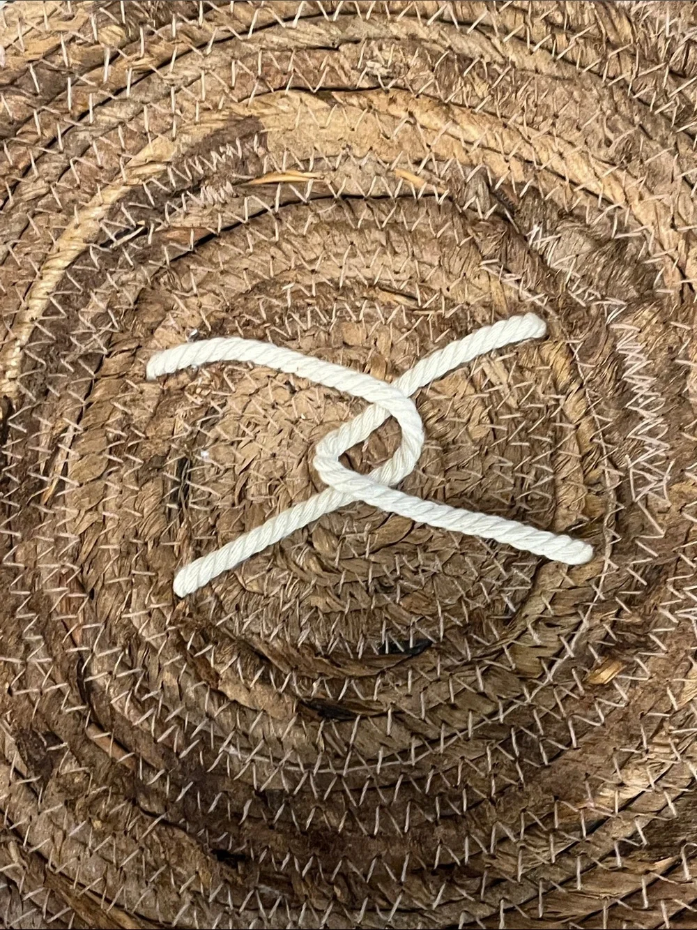 Handwoven Brown Seagrass Storage Basket with Lid - Brand Unspecified